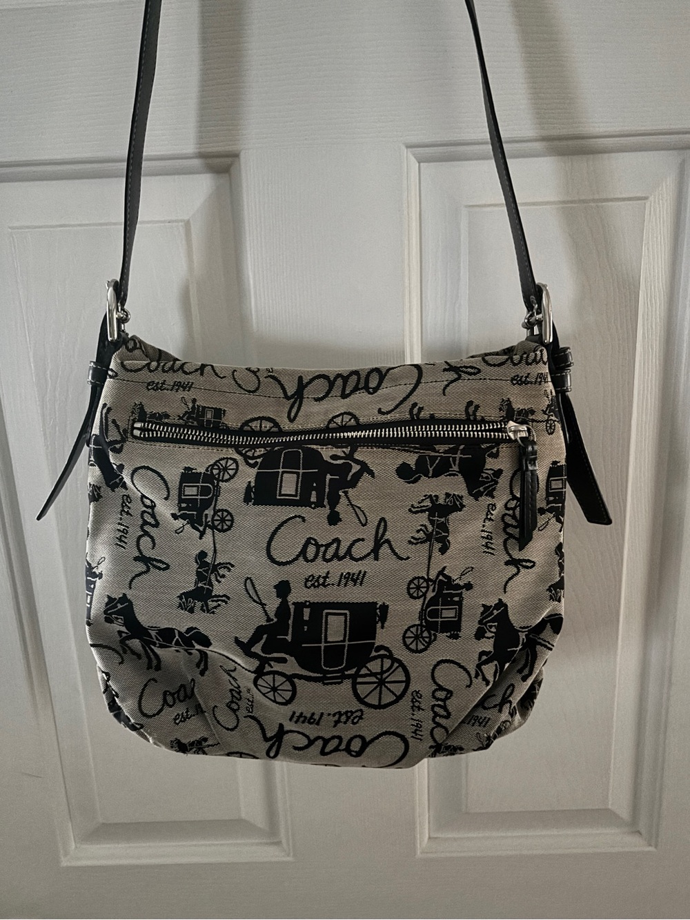 Vintage Coach Horse & Carriage Print Hobo Bag | Iconic Black and Grey - Picture 4 of 6